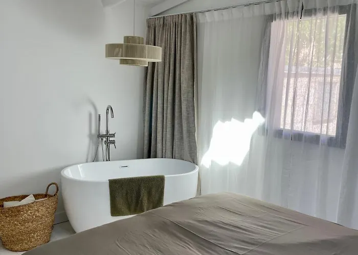 Maison Jeanne Πανσιόν 3*